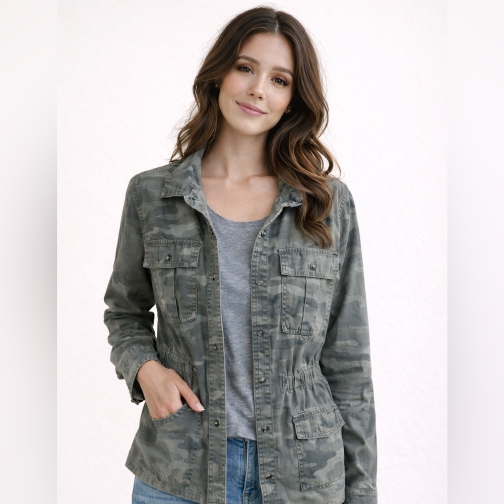Forever 21 Vintage Women’s  Camouflage Shirt Jacket